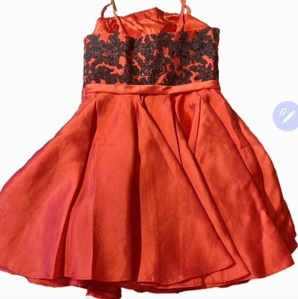 Dave & Johnny Red Dress Black Floral Applique Size 7/8 Knee Length Short Formal - Picture 2 of 7